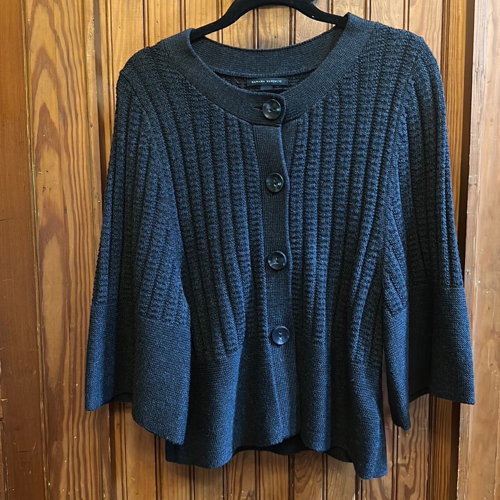 Banana Republic Pure Wool Cardigan, charcoal grey, classic style Size L